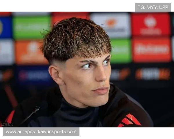 曼联准备加入争夺阿根廷天才前锋，足球市场再掀风云